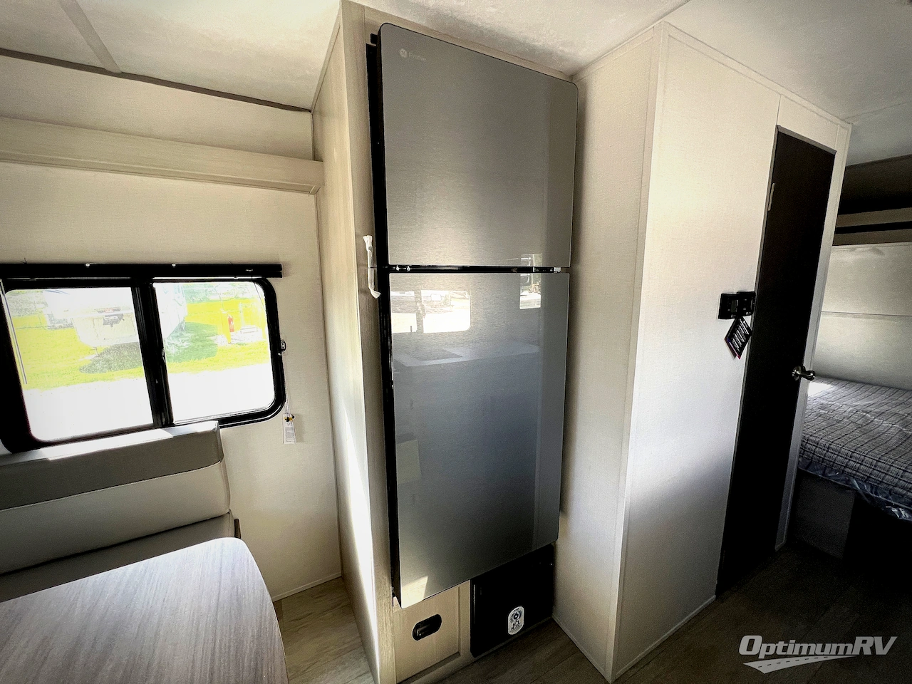 2027 Coachmen Catalina Summit Series 7 154RDX Photo 11