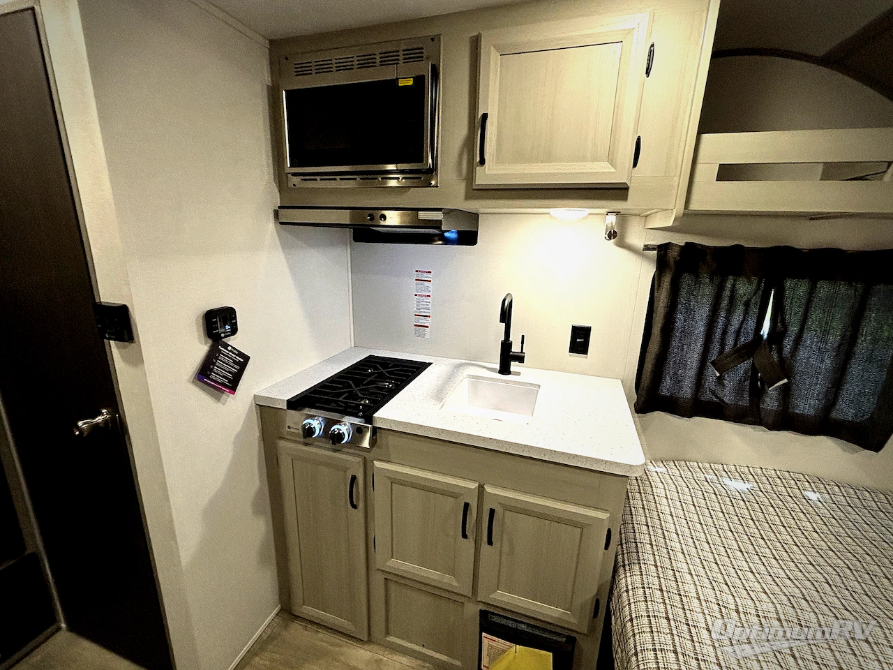 2027 Coachmen Catalina Summit Series 7 134RDX Photo 8