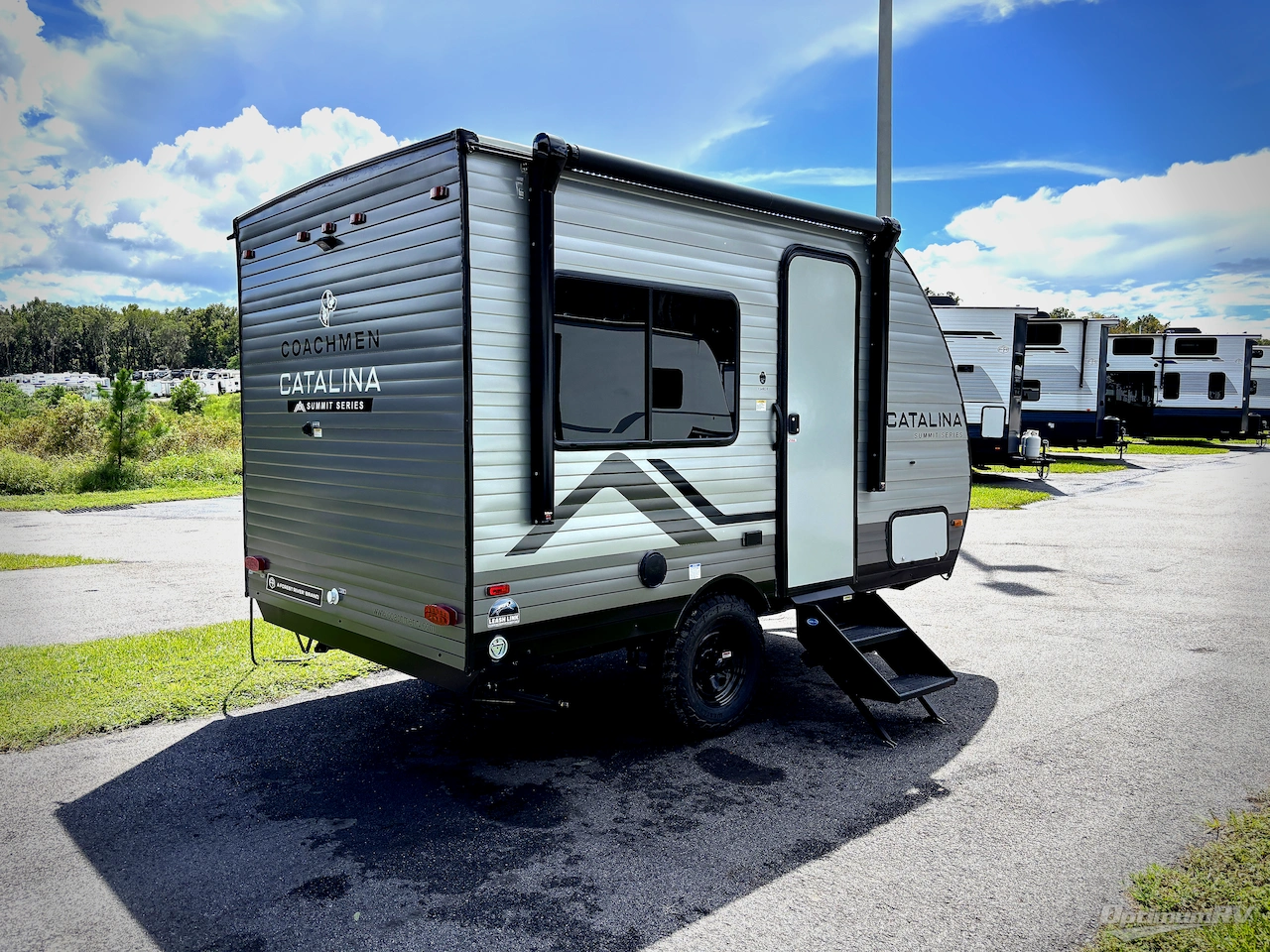 2027 Coachmen Catalina Summit Series 7 134RDX Photo 2