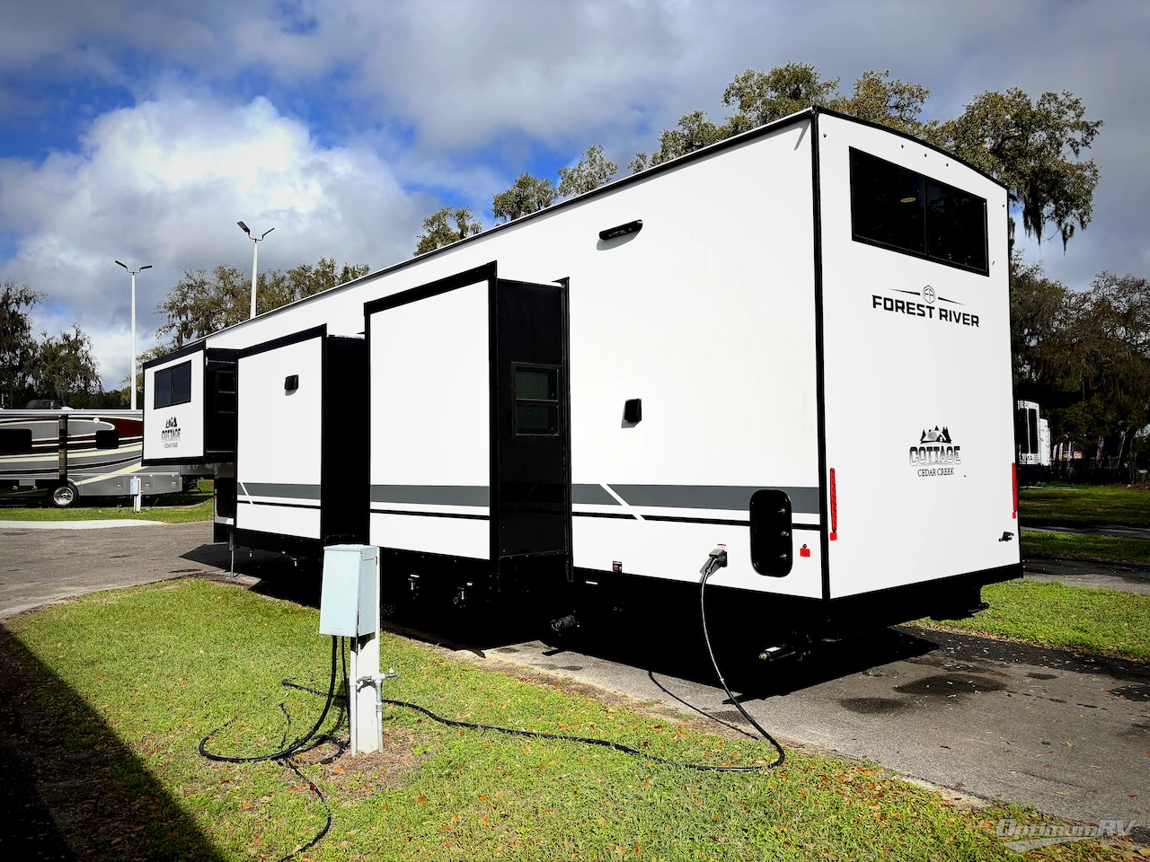 2026 Forest River Cedar Creek Cottage Fifth Wheels 413FWC Photo 3