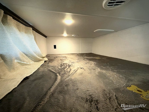 2025 Palomino Columbus 376DS RV Photo 3