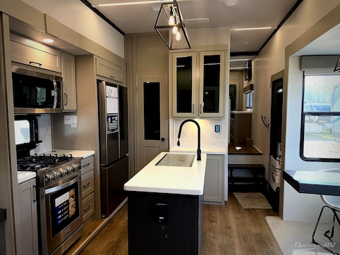 2025 Palomino Columbus 376DS RV Photo 4