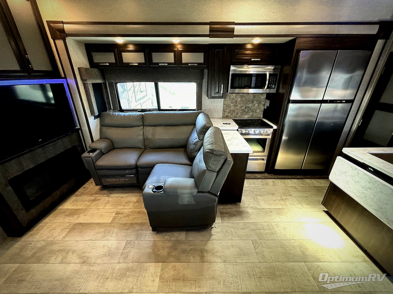 2020 Grand Design Momentum M-Class 395M Photo 7