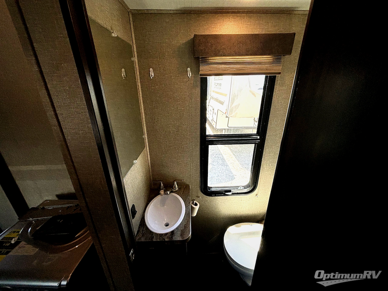 2020 Grand Design Momentum M-Class 395M Photo 16