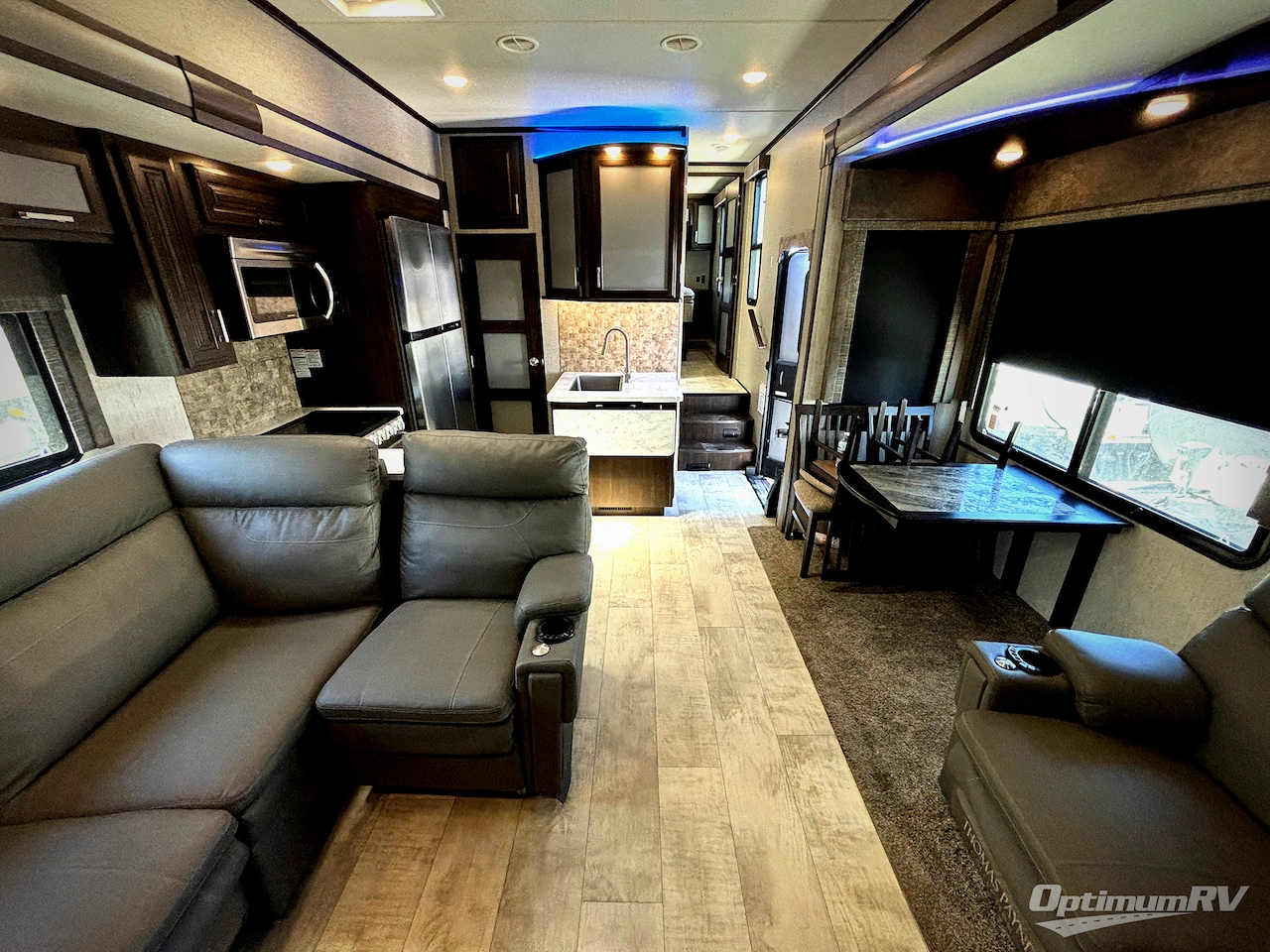 2020 Grand Design Momentum M-Class 395M Photo 5