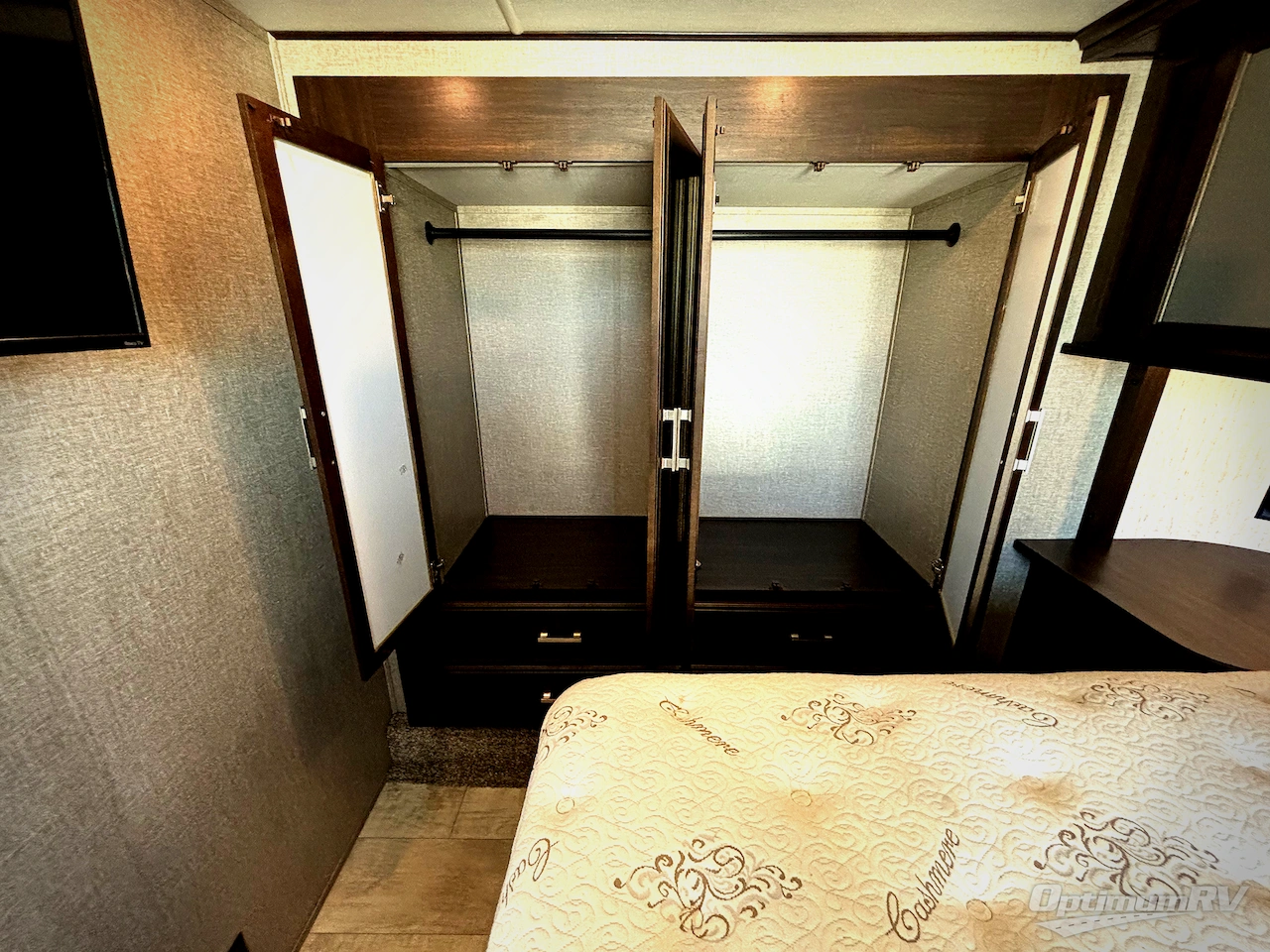 2020 Grand Design Momentum M-Class 395M Photo 13