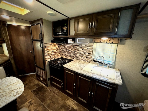 2018 Keystone Passport 239ML Express RV Photo 3