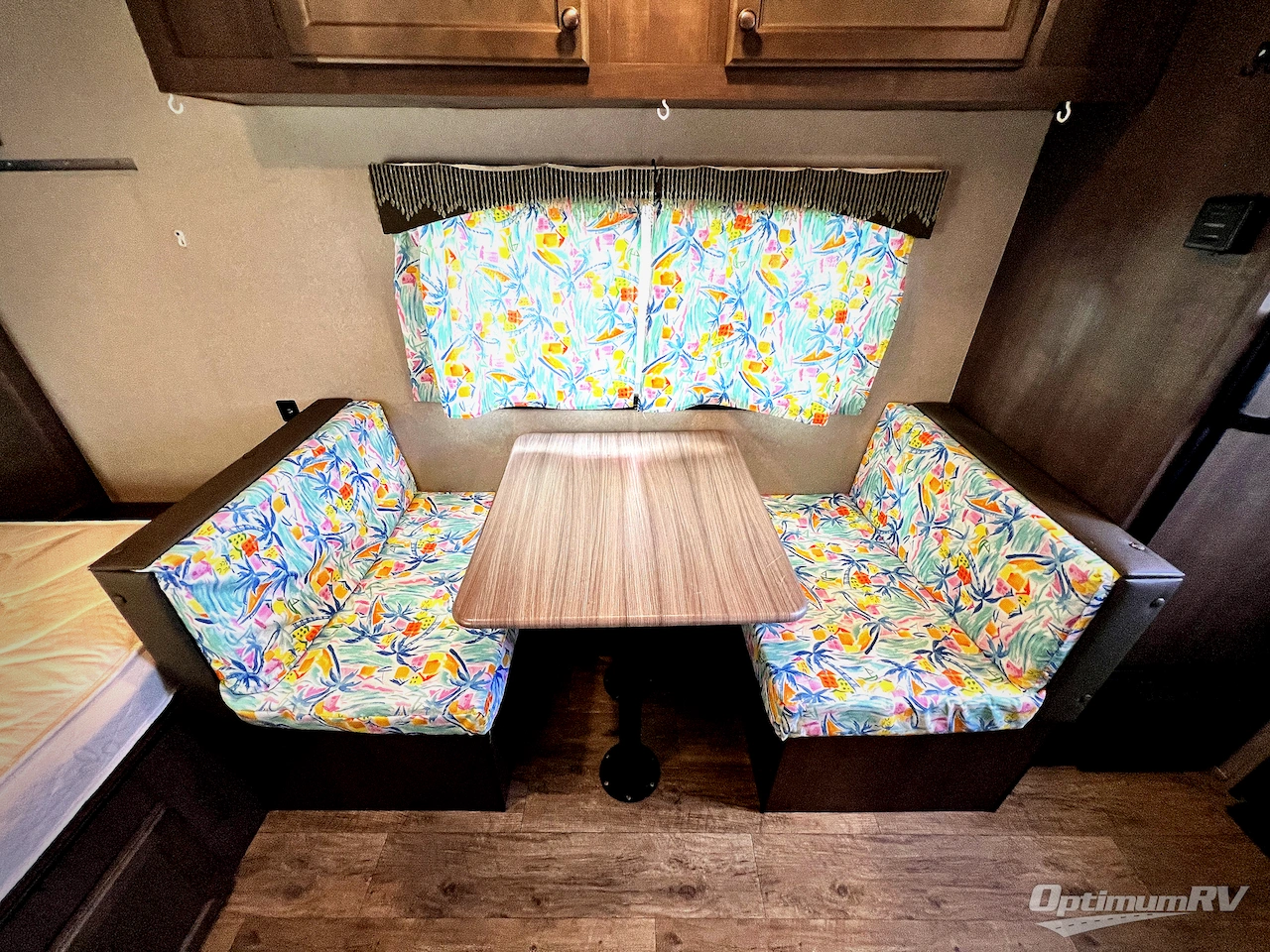 2022 Sunset Park Sun-Lite Classic 16BH Photo 9