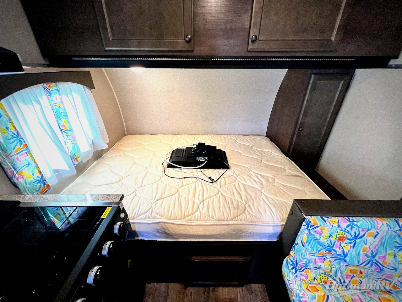 2022 Sunset Park Sun-Lite Classic 16BH Photo 11