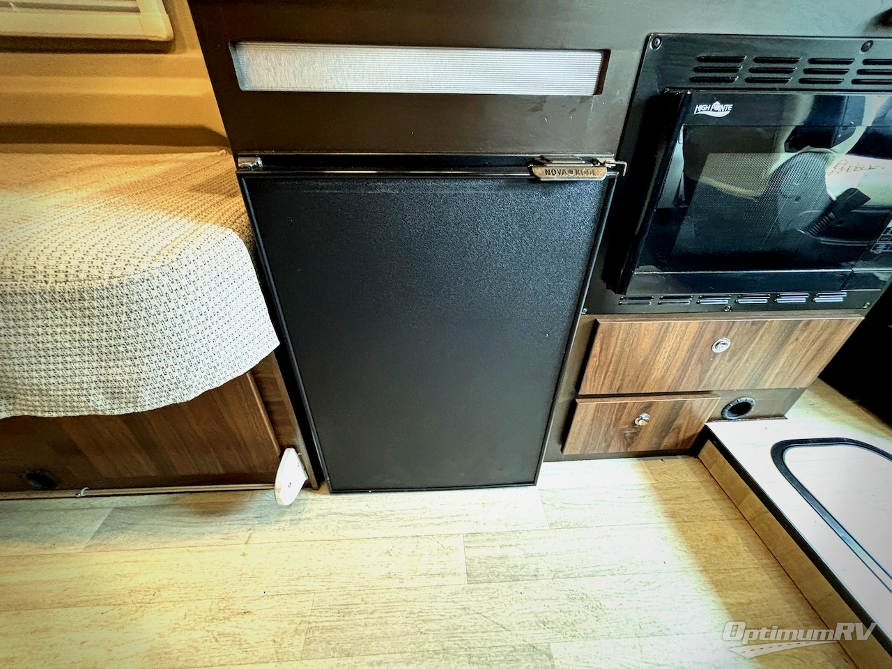 2021 Winnebago Travato 59KL Photo 12