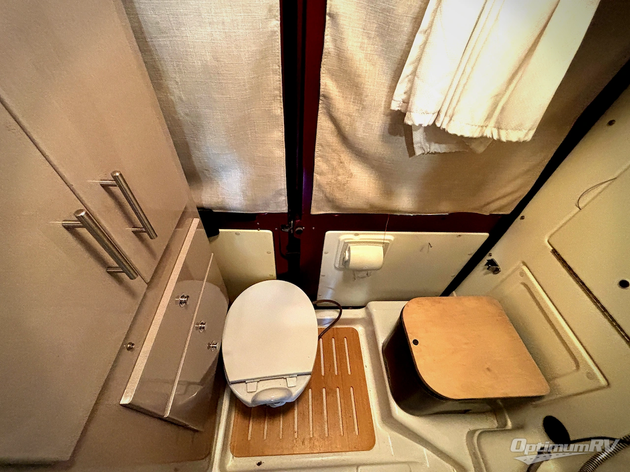 2021 Winnebago Travato 59KL Photo 18