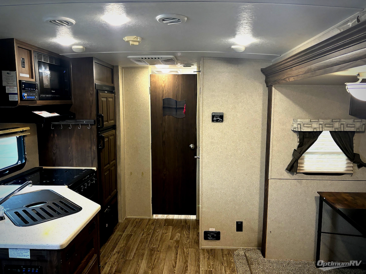 2019 Forest River Flagstaff Micro Lite 25BDS Photo 5