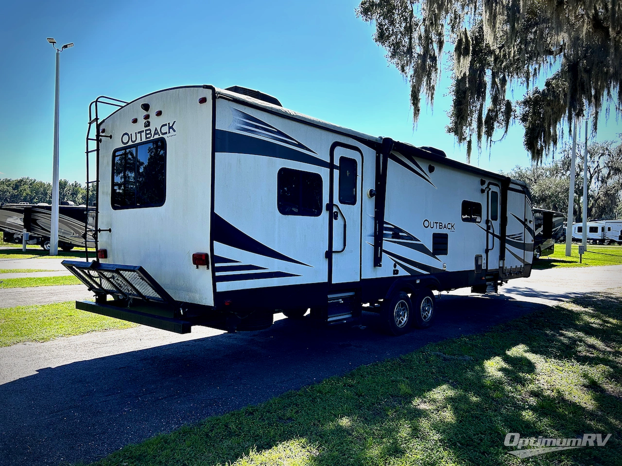 2019 Keystone Outback 324CG Photo 2