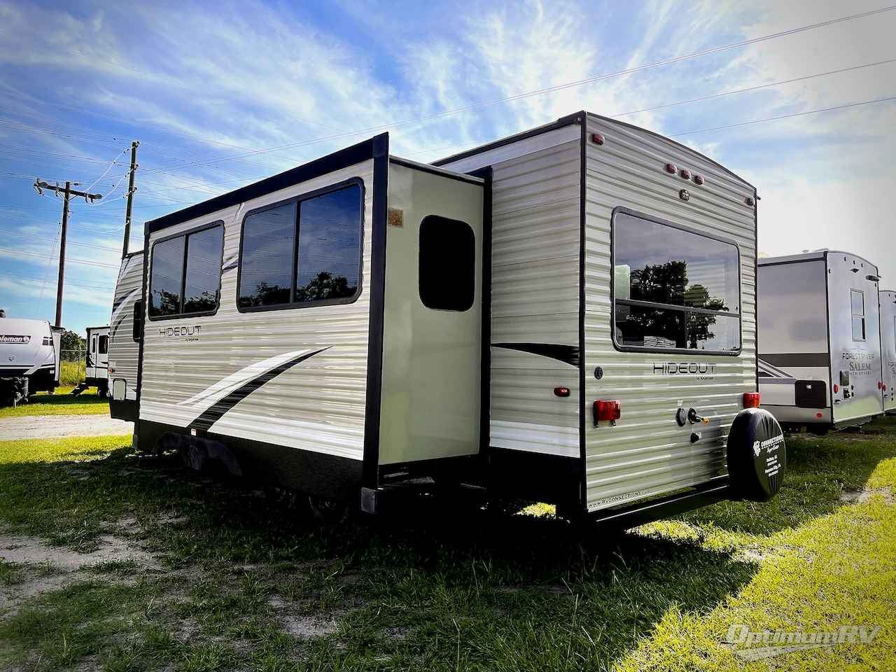 2019 Keystone Hideout 26RLS Photo 2