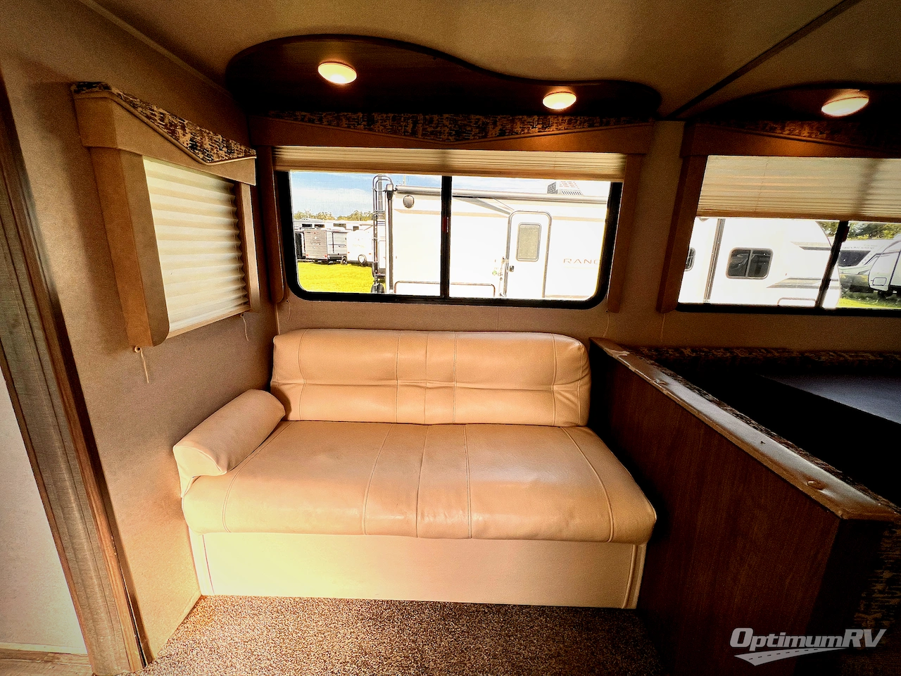 2019 Keystone Hideout 26RLS Photo 6
