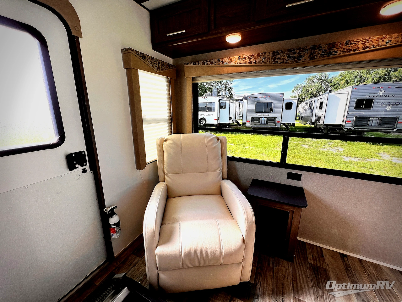 2019 Keystone Hideout 26RLS Photo 7