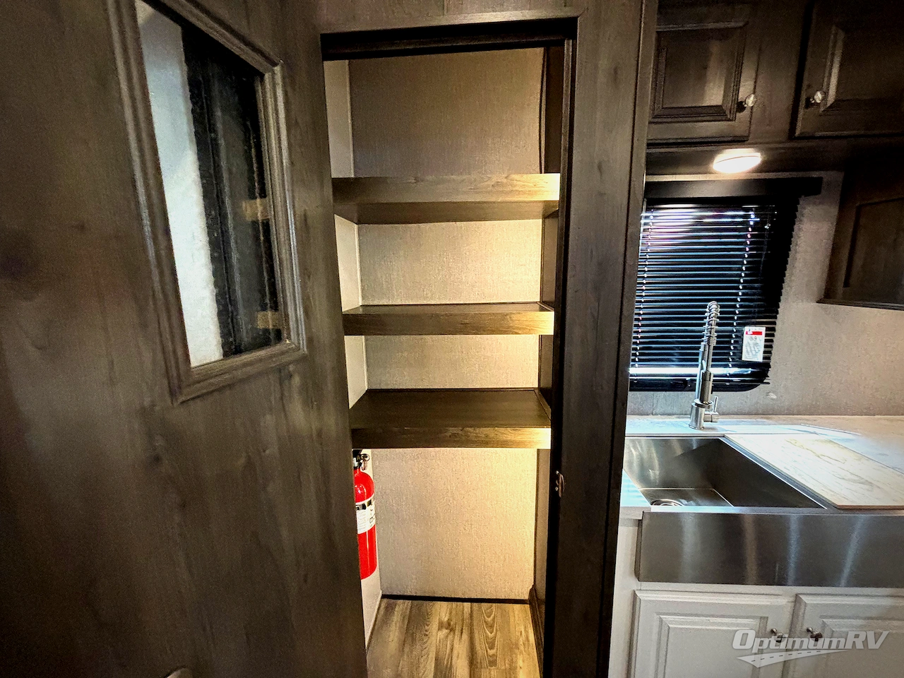 2021 Forest River Cardinal Luxury 390FBX Photo 8