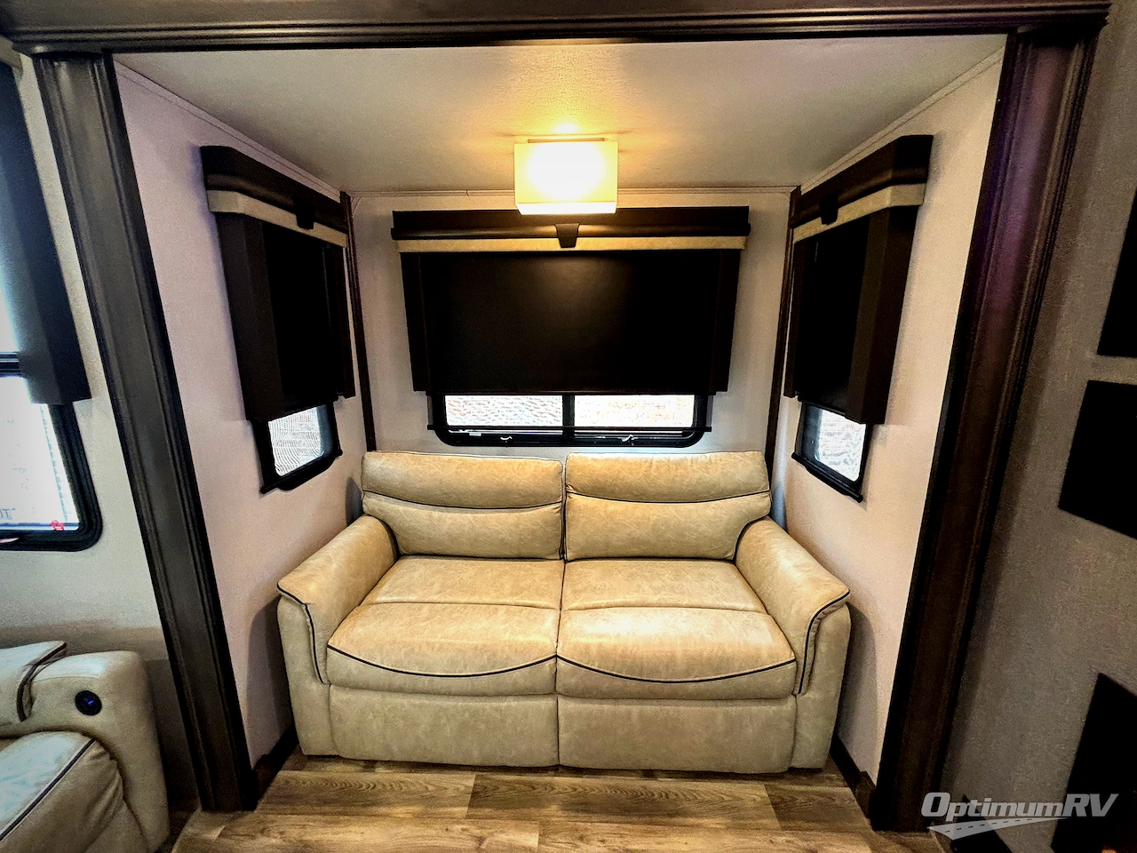2021 Forest River Cardinal Luxury 390FBX Photo 13