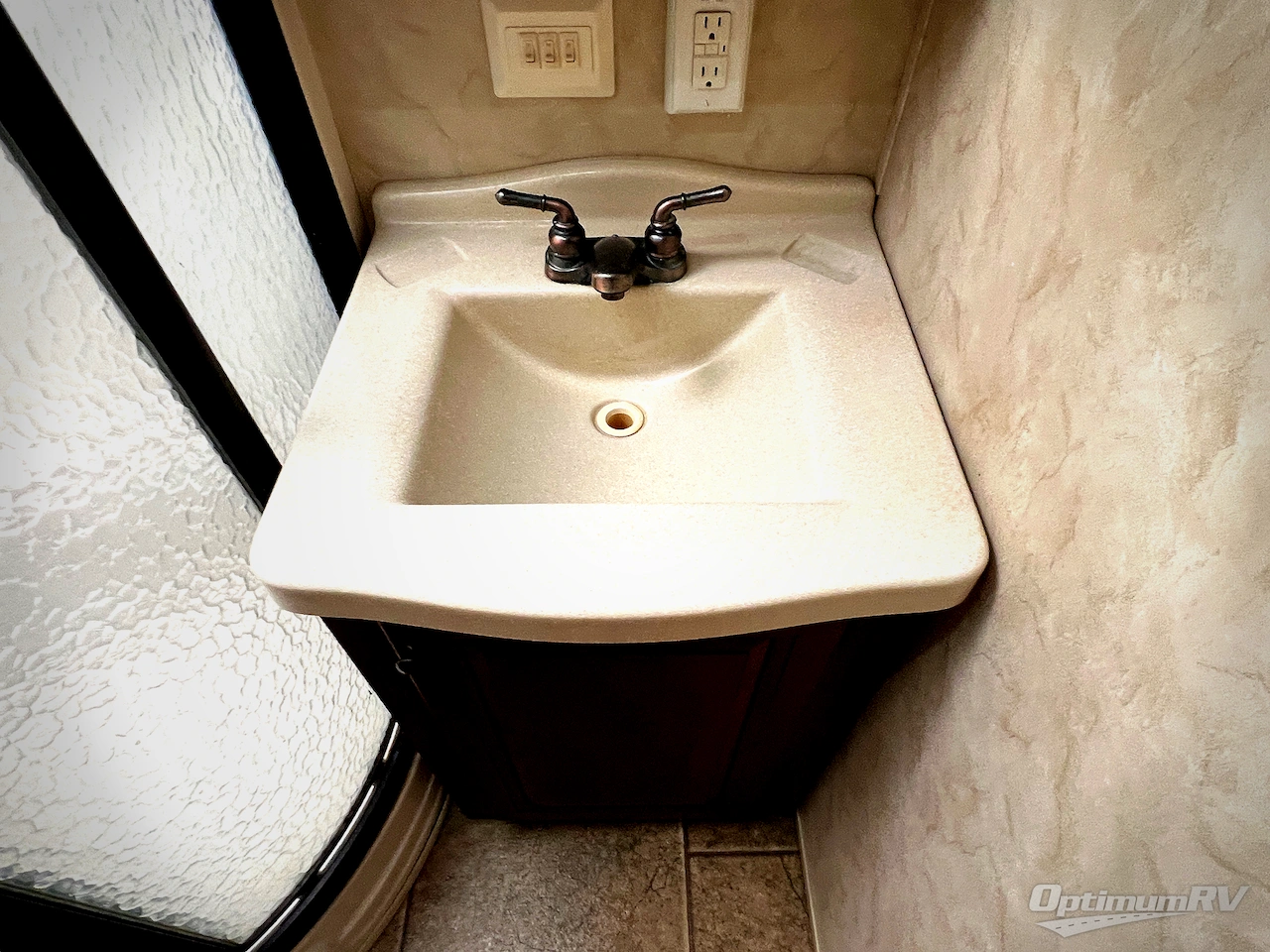 2011 Forest River Cedar Creek 34RLSA Photo 24