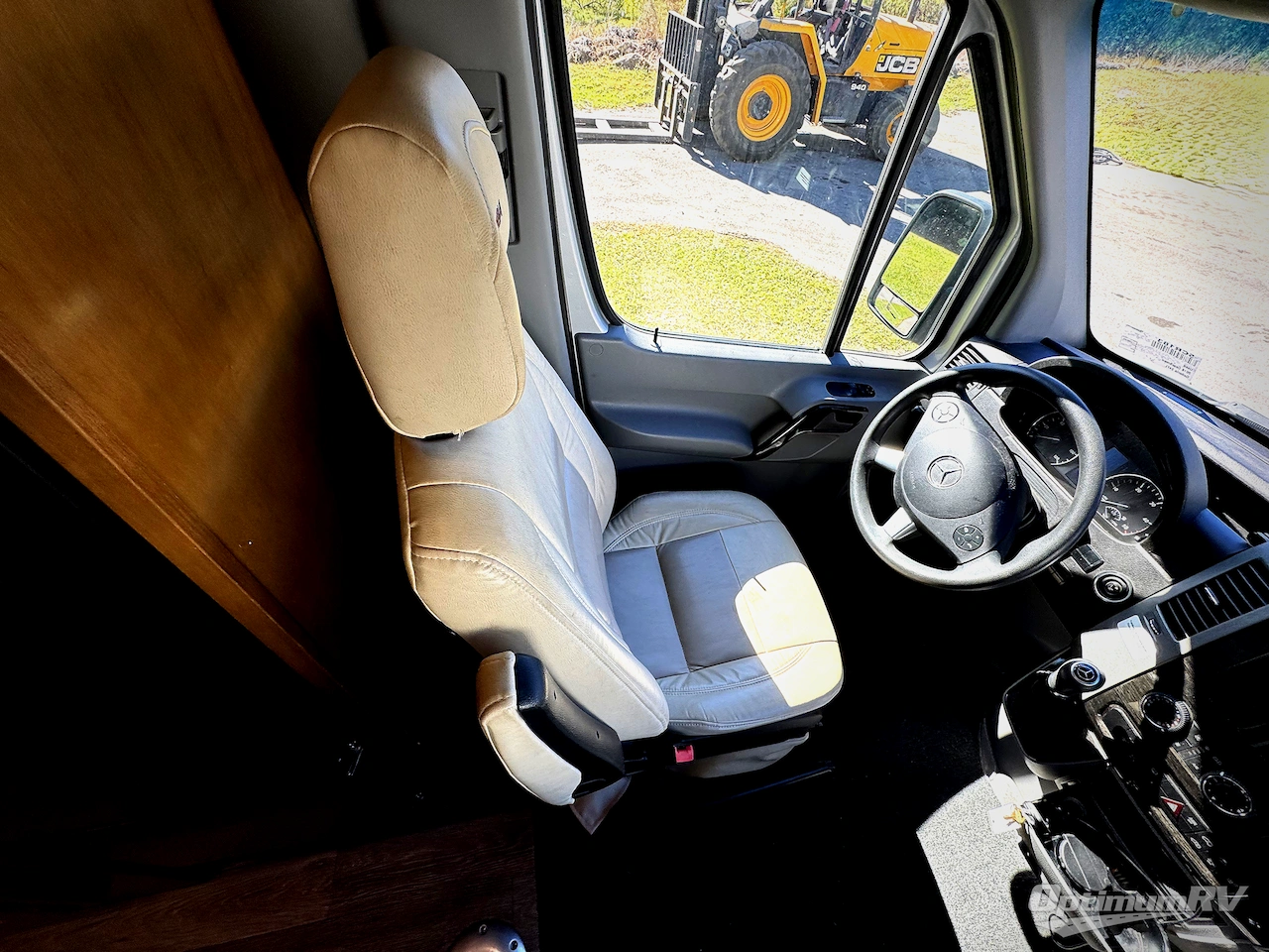 2018 Coachmen Galleria 24FL Photo 7