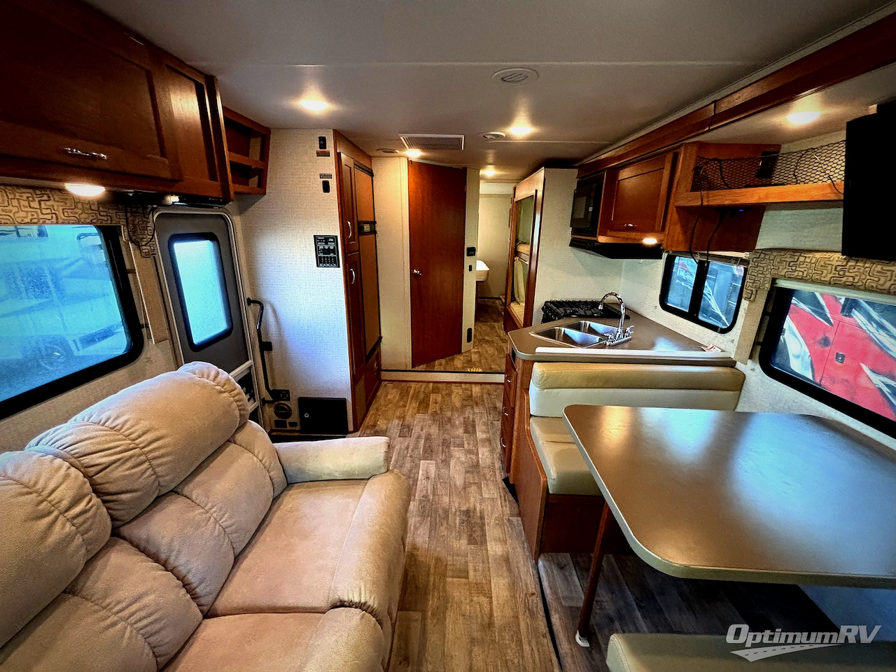 2017 Winnebago Minnie Winnie 31G Photo 4