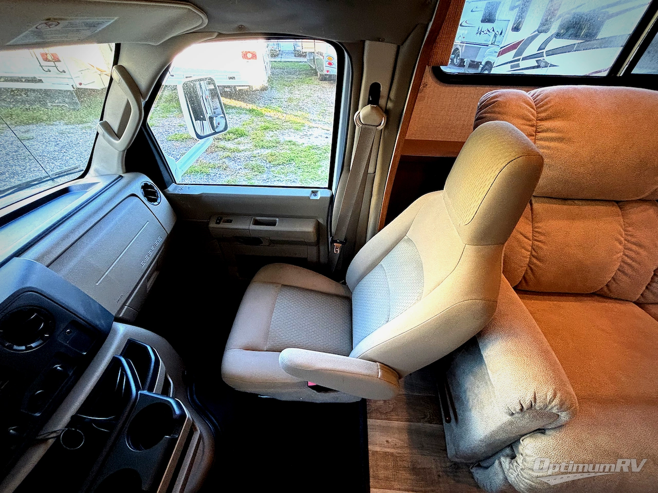 2017 Winnebago Minnie Winnie 31G Photo 8