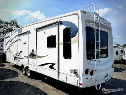 2009 Forest River Cardinal 34QRL RV Photo 2