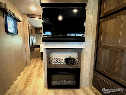 2020 Forest River Flagstaff Micro Lite 25RKS RV Photo 3