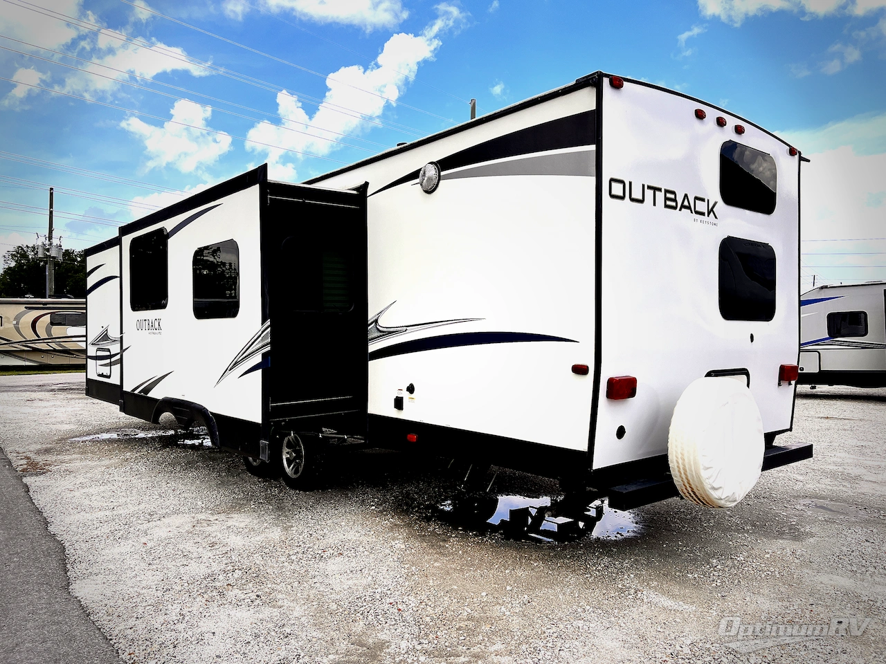 2017 Keystone Outback Ultra Lite 314UBH Photo 2