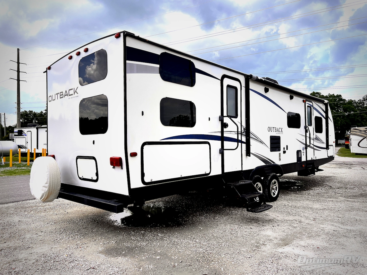 2017 Keystone Outback Ultra Lite 314UBH Photo 3