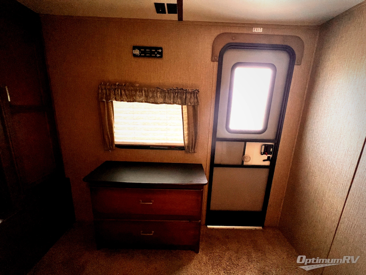 2017 Keystone Outback Ultra Lite 314UBH Photo 16