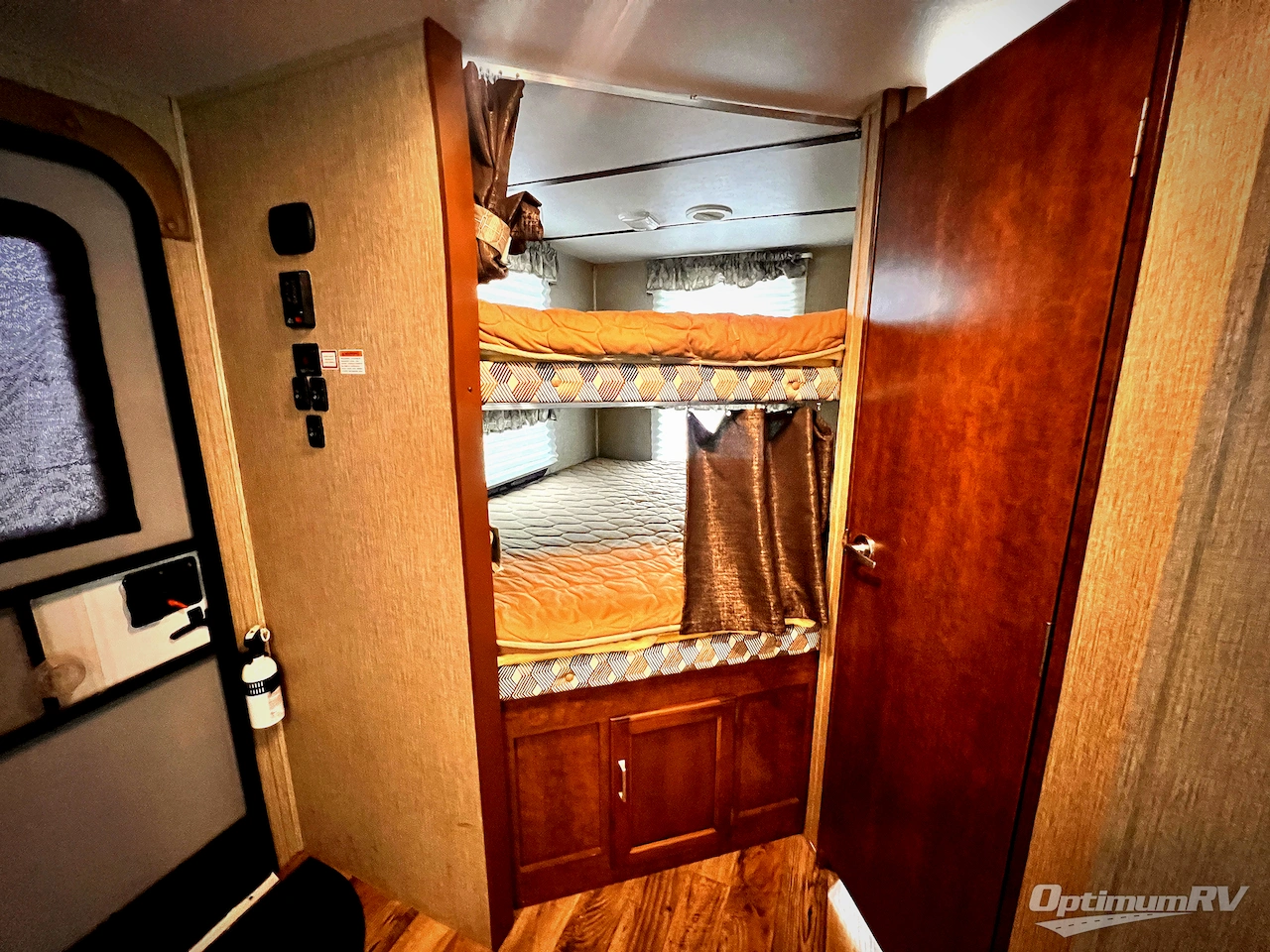 2017 Keystone Outback Ultra Lite 314UBH Photo 18
