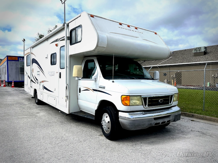 2007 Winnebago Access 26A RV Photo 1