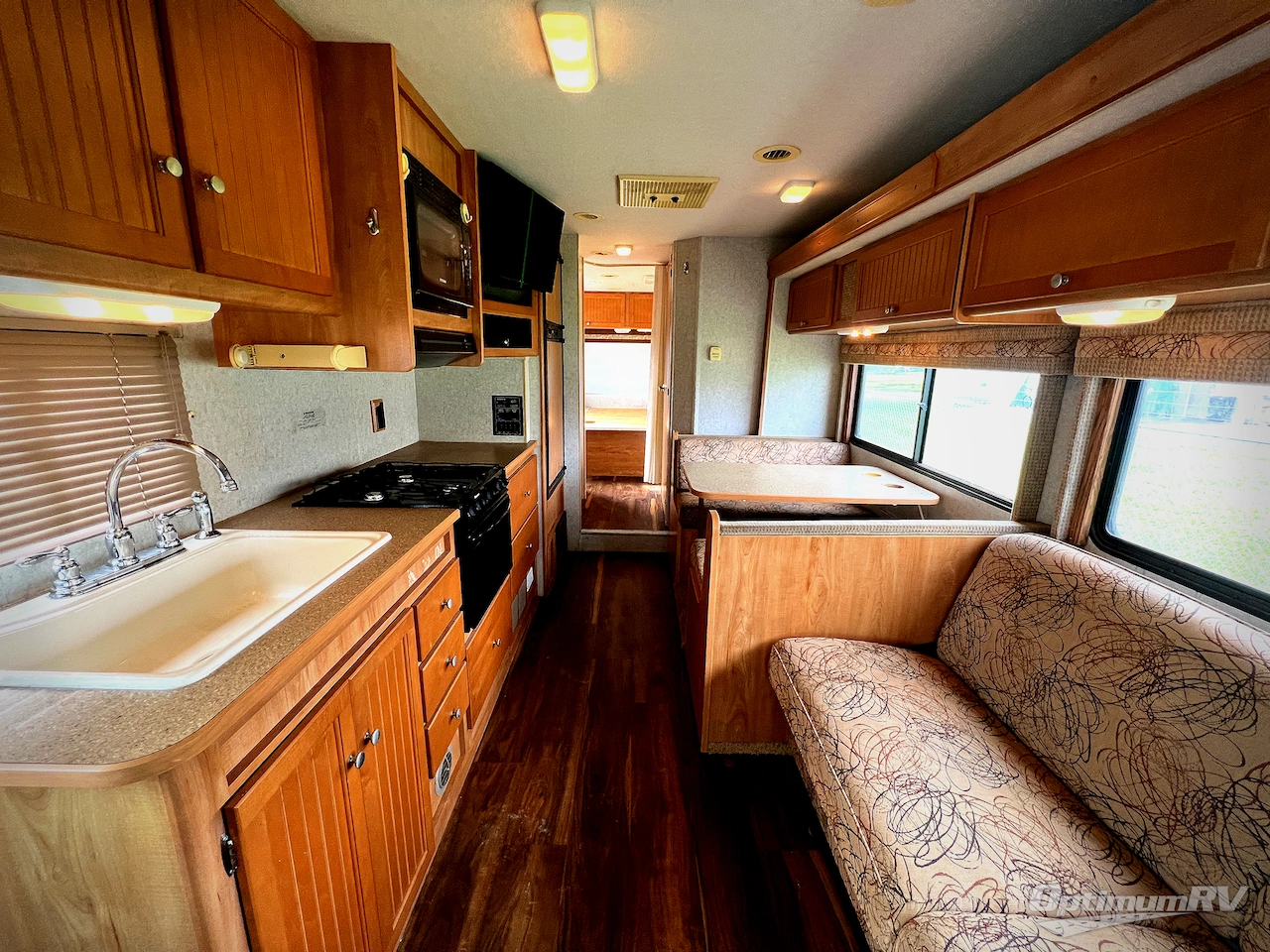 2007 Winnebago Access 26A Photo 4