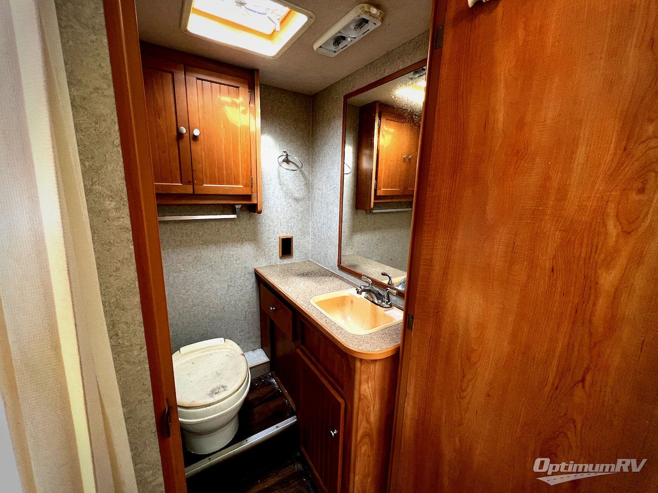 2007 Winnebago Access 26A Photo 17