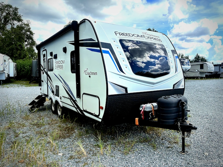 2022 Coachmen Freedom Express Ultra Lite 192RBS RV Photo 1