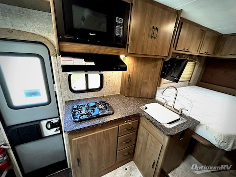 2018 Coachmen Freelander 20CB  Ford Transit RV Photo 4
