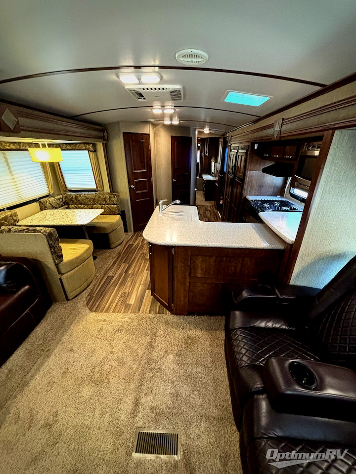 2019 Keystone Outback 326RL Photo 6