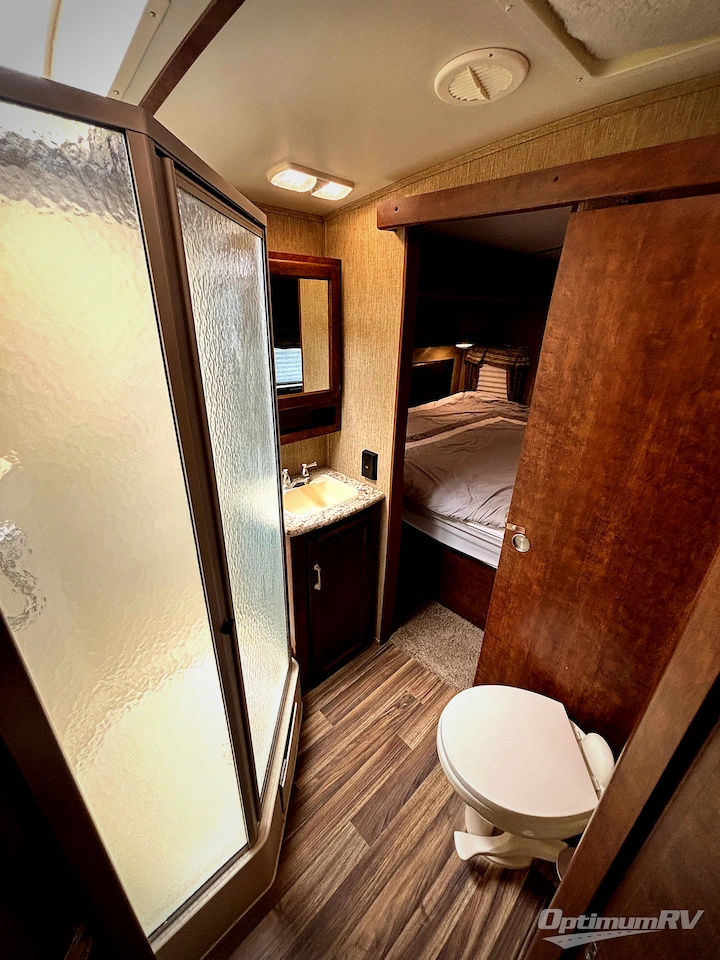 2019 Keystone Outback 326RL Photo 9