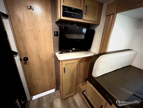 2020 Winnebago Towables Micro Minnie 2108DS RV Photo 4