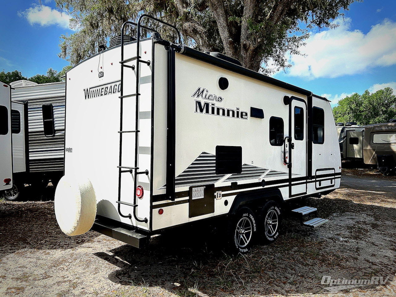 2020 Winnebago Towables Micro Minnie 2108DS Photo 2
