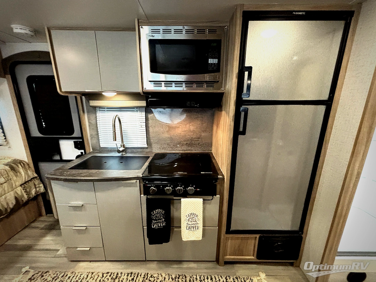 2021 Winnebago Towables Micro Minnie 2108TB Photo 6