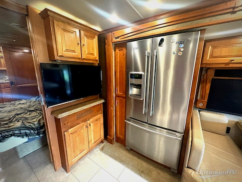 2017 Tiffin Phaeton 40 QBH RV Photo 3