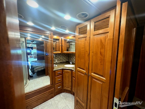 2017 Tiffin Phaeton 40 QBH RV Photo 4