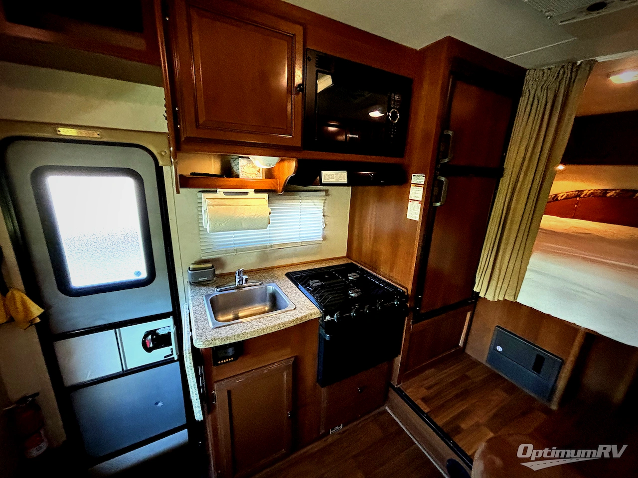 2013 Coachmen Leprechaun 210QB Ford 350 Photo 11