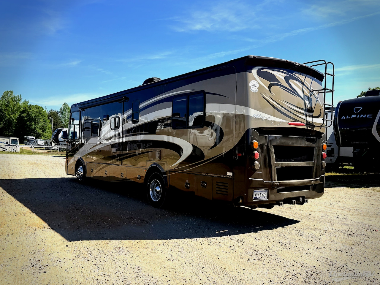 2014 Tiffin Allegro Breeze 32 BR Photo 3
