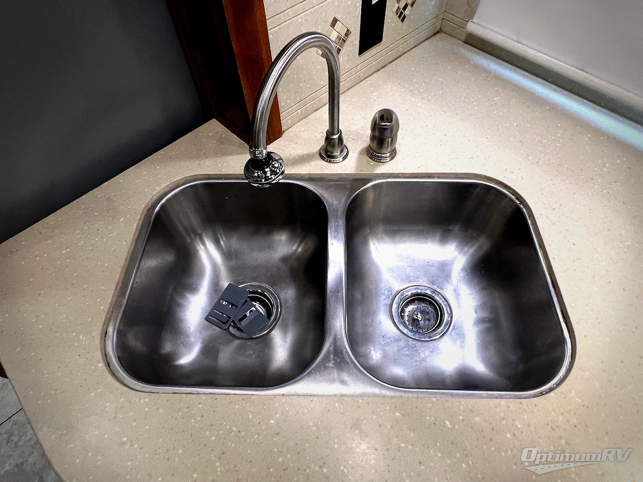 2014 Tiffin Allegro Breeze 28 BR Photo 22