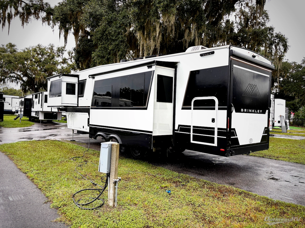 2025 Brinkley Model Z 3400 Photo 3