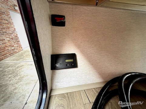 2024 Forest River Wildwood Heritage Glen Hyper-Lyte 25RBHL RV Photo 4