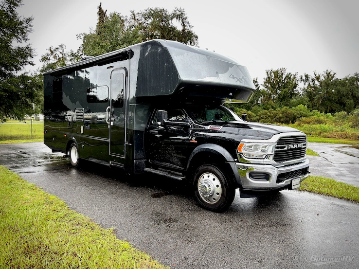 2020 Dynamax Isata 5 36DS RV Photo 1